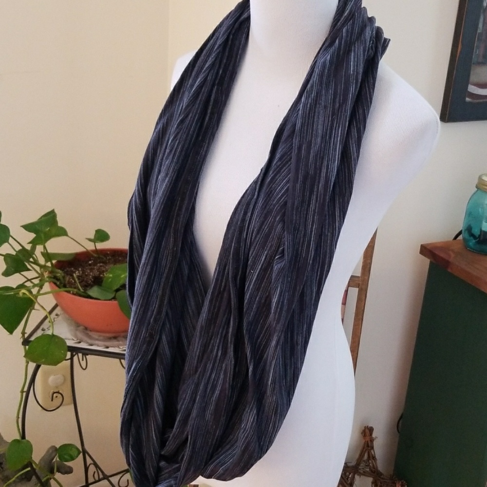 CHAMPION ๐ SCARF - Picture 2 of 8